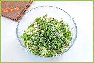 Салат из шпината с ветчиной и яйцами - фото шаг 6