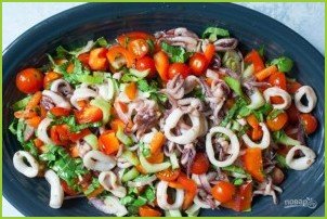 Салат с кальмарами и овощами - фото шаг 4