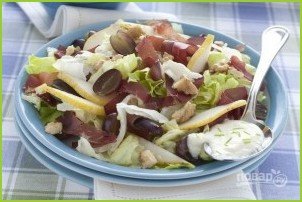 Летний салат из груш с орехами - фото шаг 4