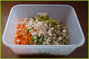 Овощной салат с маринованными грибами и индейкой - фото шаг 5
