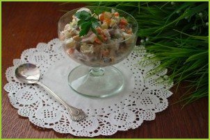 Овощной салат с маринованными грибами и индейкой - фото шаг 6