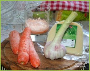 Салат из моркови и сыра - фото шаг 1