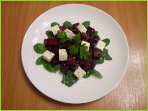 Салат из печеной свеклы с брынзой - фото шаг 4