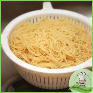 Спагетти с чесноком и маслом - фото шаг 1
