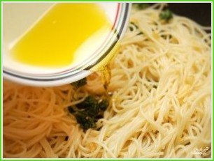 Спагетти с чесноком и маслом - фото шаг 6