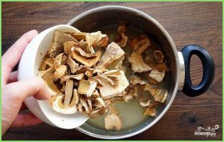 Грибной суп-пюре из сушеных грибов - фото шаг 3