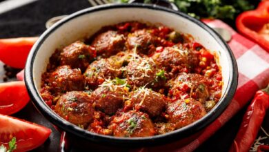 Мясные фрикадельки с моцареллой