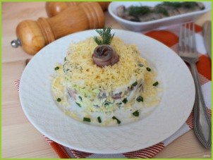 Салат из селедки с сыром - фото шаг 5