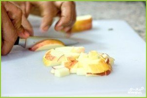 Салат с яблоком и сыром - фото шаг 2