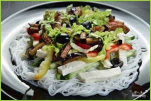 Салат с рисовой лапшой - фото шаг 6