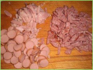 Солянка с колбасой и грибами - фото шаг 6