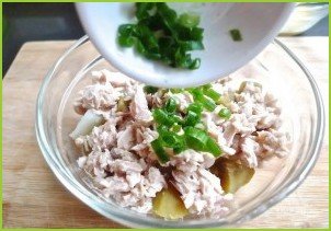 Салат с картофелем и тунцом - фото шаг 4