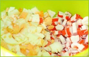 Крабовый салат с апельсинами - фото шаг 5