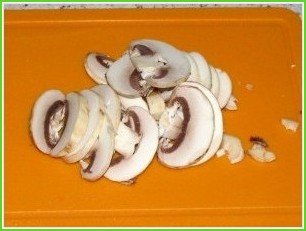 Макароны с грибами и сыром - фото шаг 4