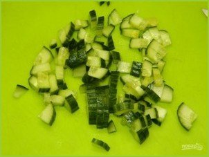 Овощной салат с кукурузой - фото шаг 2