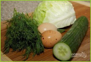 Салат с капустой и огурцом - фото шаг 1