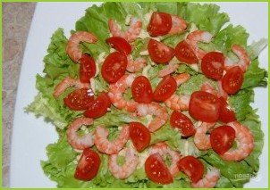 Салат с креветками и помидором - фото шаг 12