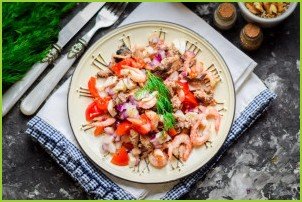 Салат с креветками и тунцом - фото шаг 7