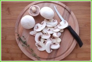 Фарфалле в сливочном соусе с грибами - фото шаг 2