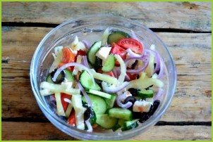 Греческий салат классический - фото шаг 8