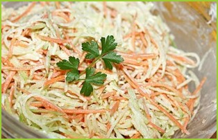 Салат из зеленой редьки с морковью - фото шаг 6