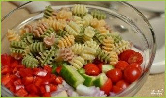 Итальянский салат с пастой - фото шаг 3