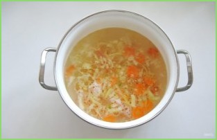 Овощной суп с перцем и зеленым горошком - фото шаг 4