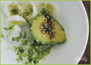 Салат из авокадо и яичного белка - фото шаг 2