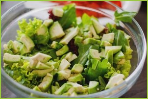 Салат с угрем - фото шаг 5