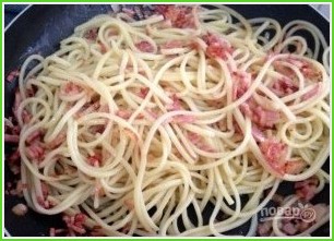 Спагетти под соусом карбонара - фото шаг 5