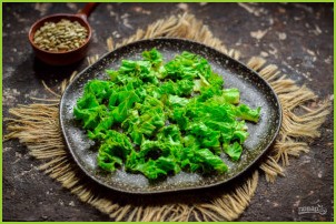 Зеленый салат с киви - фото шаг 2