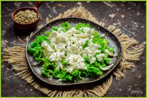 Зеленый салат с киви - фото шаг 3