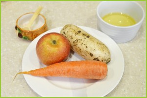 Дайкон с морковью и яблоком - фото шаг 1