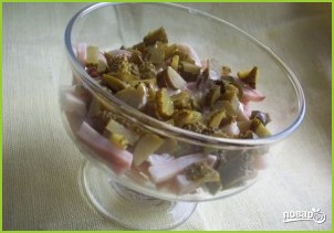 Кальмаровый салат с огурцом - фото шаг 3