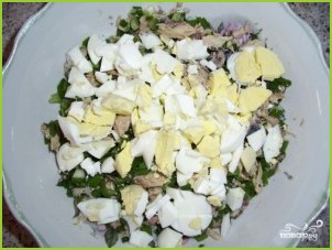 Салат из скумбрии с рисом - фото шаг 5