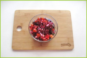 Салат из свеклы и помидоров - фото шаг 9