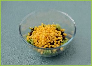Салат с кукурузой и оливками - фото шаг 3