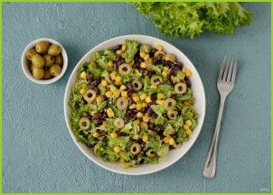 Салат с кукурузой и оливками - фото шаг 7