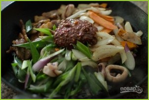 Кальмары по-корейски с овощами - фото шаг 6