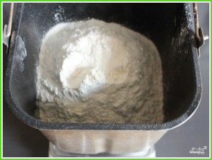 Пельменное тесто в хлебопечке - фото шаг 1