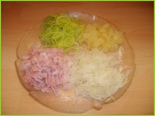 Салат из сельдерея и ветчины - фото шаг 2
