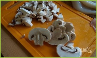 Салат с грибами, кальмарами и сыром - фото шаг 3