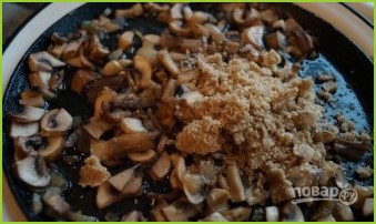 Салат с грибами, кальмарами и сыром - фото шаг 4