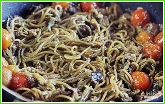  Спагетти с черри, баклажанами и пророщенной фасолью - фото шаг 4