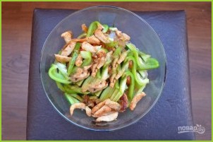 Рецепт салата из фунчозы с курицей - фото шаг 5