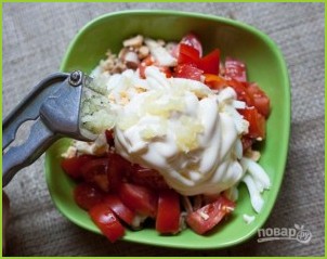 Салат с мидиями и помидорами - фото шаг 5