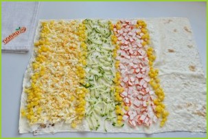 Крабовый салат в лаваше - фото шаг 4