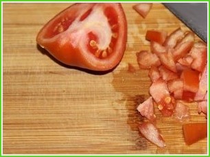 Омлет с помидорами в микроволновке - фото шаг 2