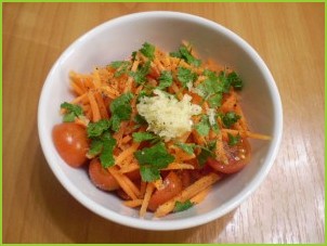 Помидоры с морковкой и чесноком - фото шаг 3