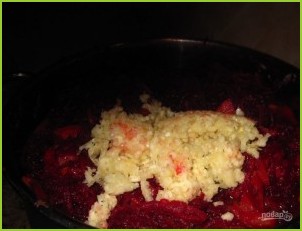 Салат из красной свеклы на зиму - фото шаг 4